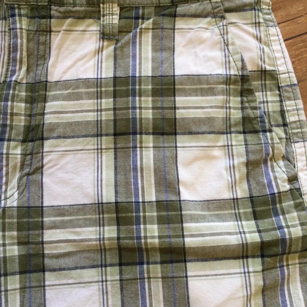 Green Blue Beige Plaid Shorts - Picture 2 of 5
